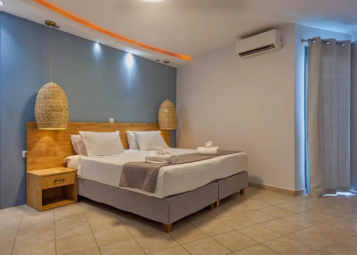 Island Hotel 3*