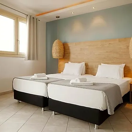 Island Hotel 3*