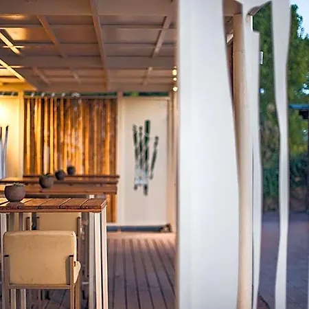Island Hotel 3*