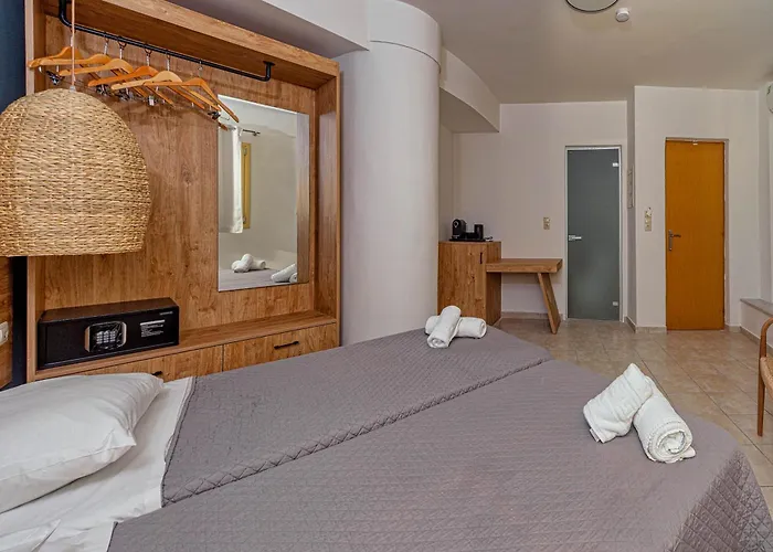 Island Hotel 3*